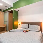 Moderno e luminoso open space 504